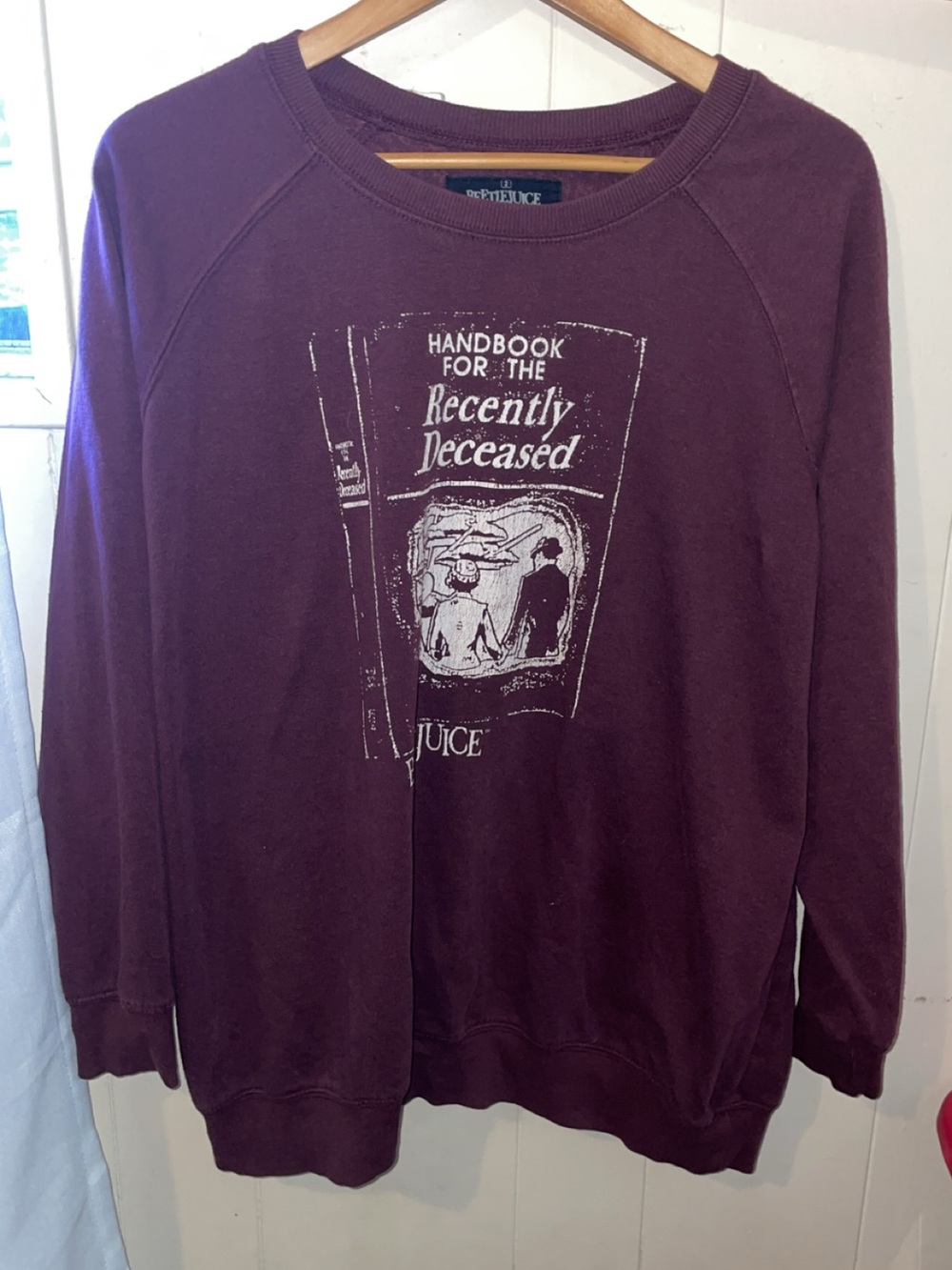 Vintage-Style Maroon Graphic Sweatshirt -
